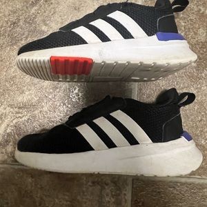Toddler boy Adidas shoes. Size 6!